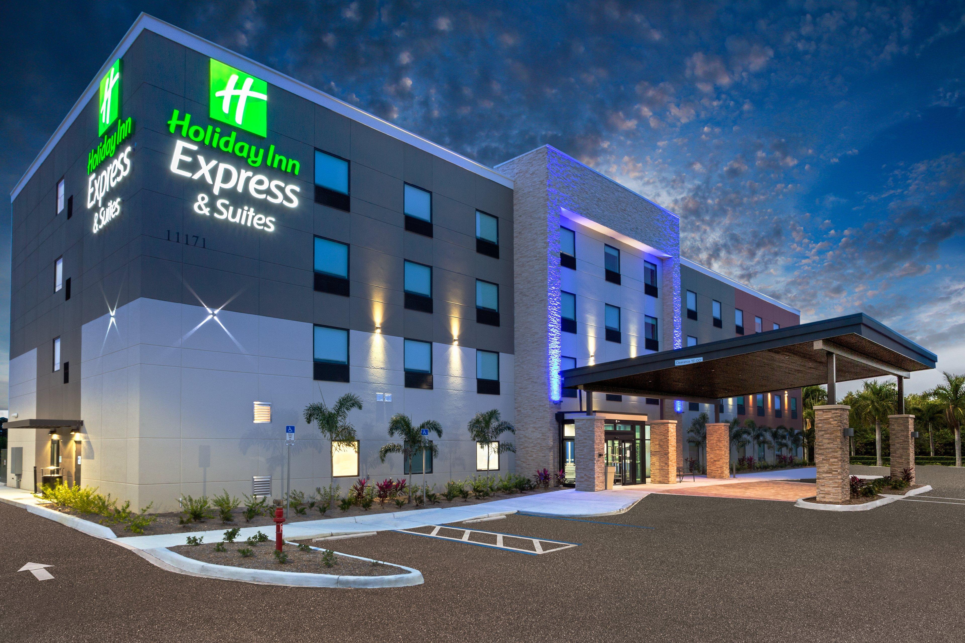 Holiday Inn Express & Suites Ft Myers Beach-Sanibel Gateway By Ihg Форт Майерс Бич Экстерьер фото