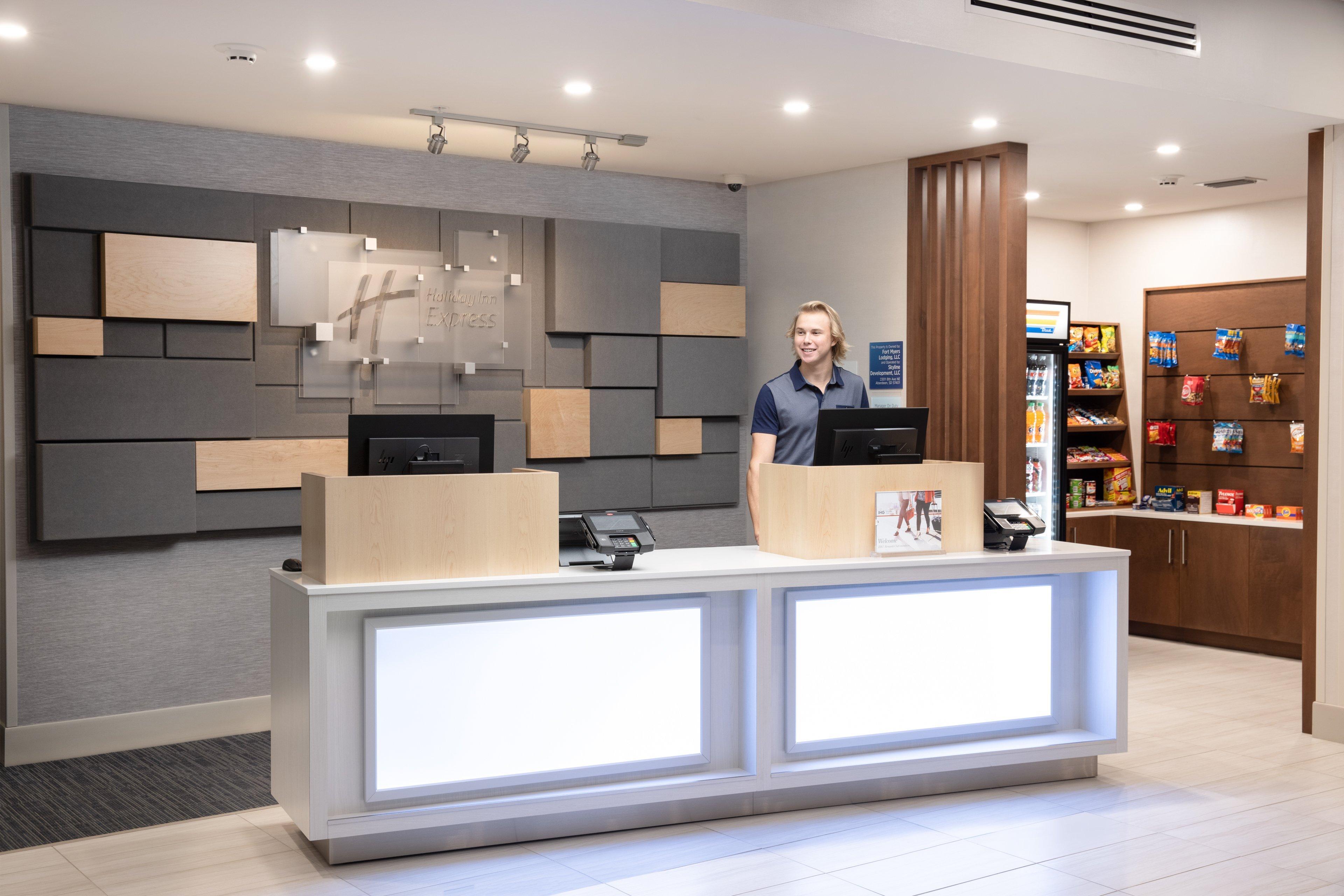 Holiday Inn Express & Suites Ft Myers Beach-Sanibel Gateway By Ihg Форт Майерс Бич Экстерьер фото
